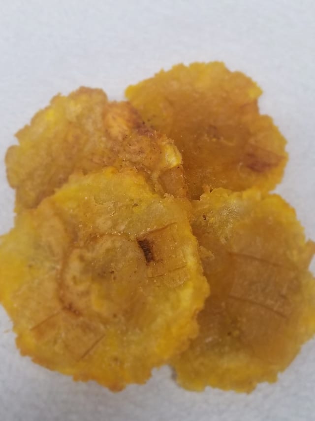 Plain Tostones 4 Units.